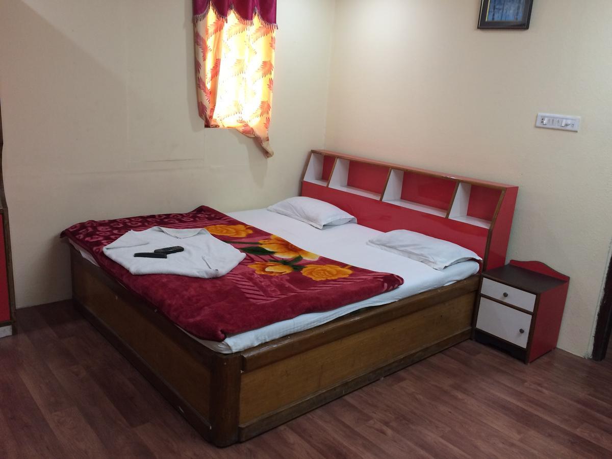 Hotel Green Land Bangalore Esterno foto